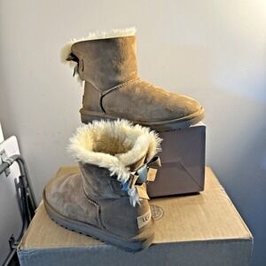 UGG Women Size EU 38/US 7 Classic Mini Bailey Bow II Shimmer Chestnut Boots